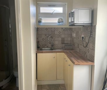 Studio Flat, Wembley Hill Road, HA9 - Photo 6