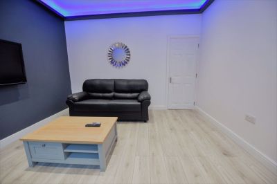 6 bedroom House in Beamsley Mount, Leeds - Photo 3