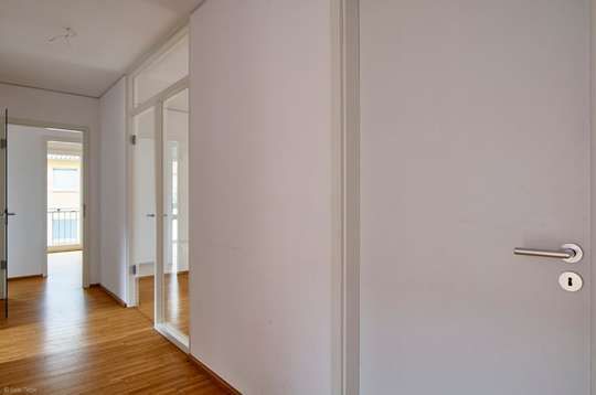 Quartier am Leinebogen: Moderne 4-Zimmer Wohnung mit Loggia - Foto 1