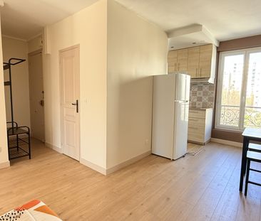 Location Appartement 2 pièces 42m² PARIS 17ème - Photo 4