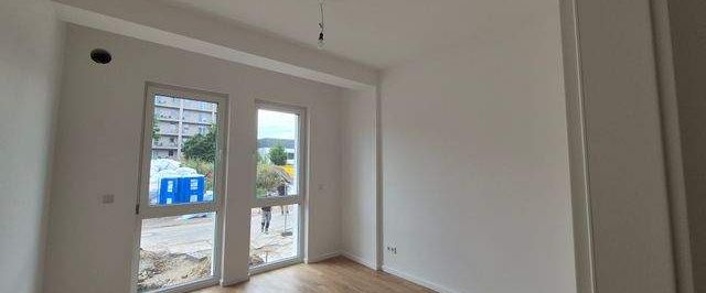 Erstbezug nach Sanierung - Schicke 2-Zimmer mit Parkett, Einbauküche, Balkon u. Fußbodenheizung - Foto 1