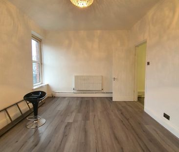 £950 PCM, Spacious Newly Refurbished One Bedroom First Floor Flat i... - Photo 1