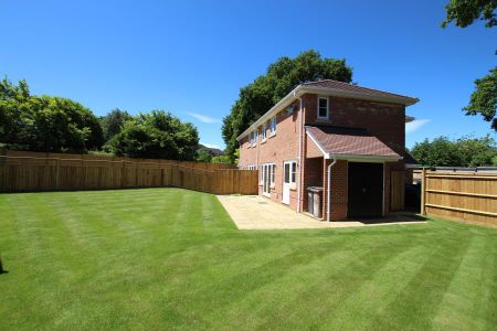 Catena Rise, Surrey, GU18 - Photo 5