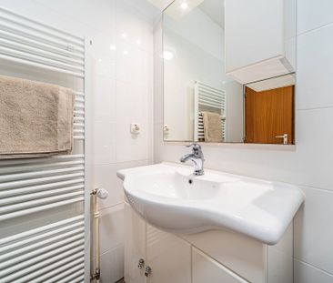 City-Residence: Elegantes und helles Apartment mit Balkon - Photo 1