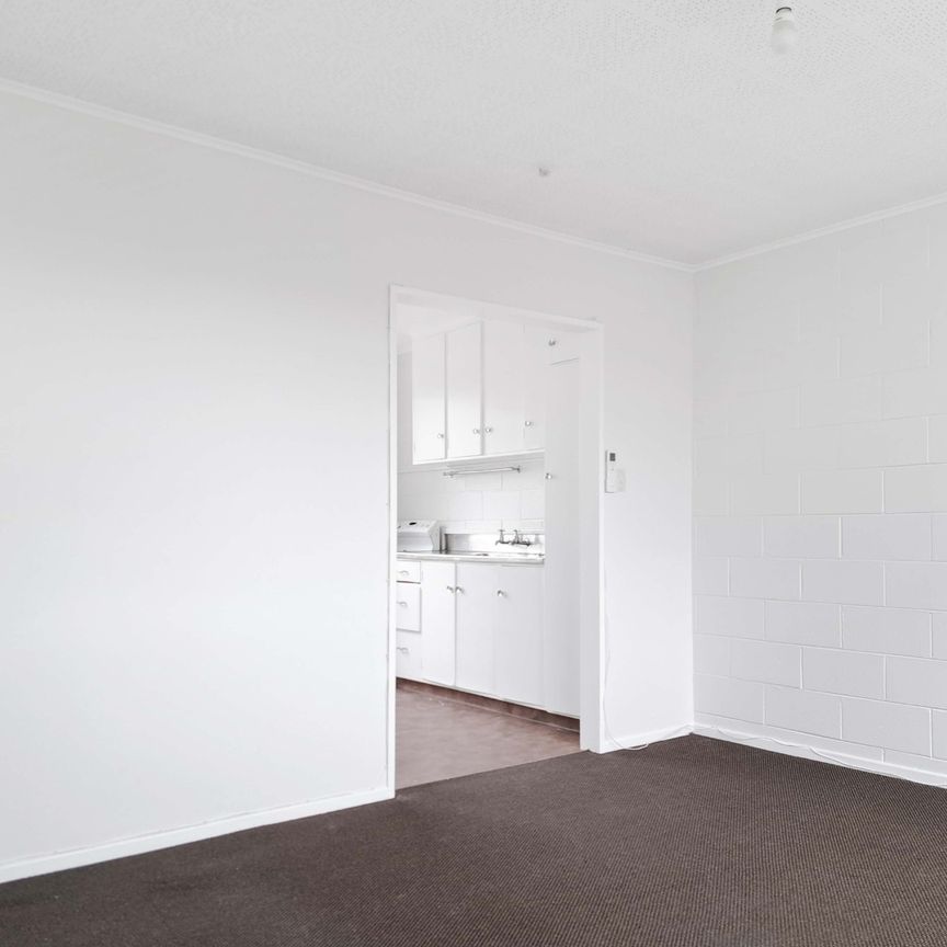 5 Minute Stroll to Upper Hutt City Centre - Photo 1