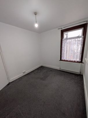 2 Bed Flat, Fanshawe Avenue, IG11 - Photo 1