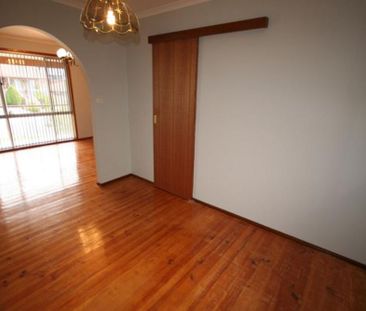 37 Sassafras Cres, Karabar NSW 2620 - House For Rent | Domain - Photo 1