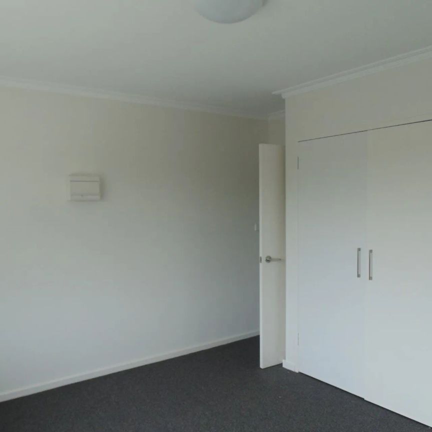 Modern 2 bedroom flat - Photo 1