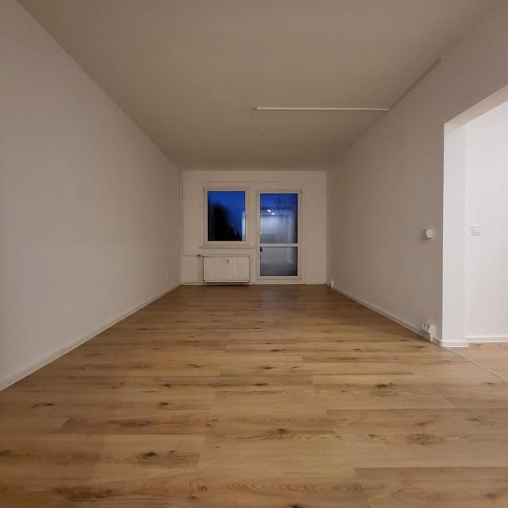 Winterbonus - 1 NKM frei - 3 Raum Wohnung neu saniert mit Balkon - Foto 1