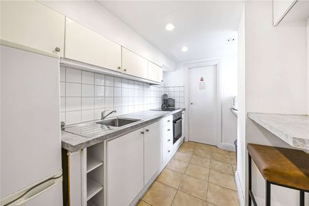 Spacious one bedroom apartment with access to a private terrace - Photo 2