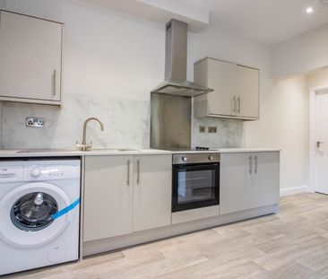 1 Bedroom - Photo 2
