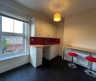 3 bedroom apartment to rent - Photo 2