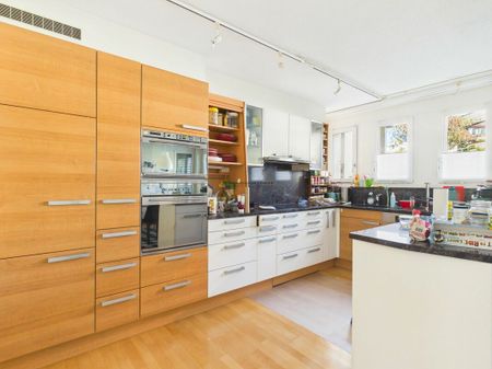 Viel Platz für Gross und Klein: Familienfreundliches Reihenhaus mit ausgebautem Dachboden & Seesicht - Foto 4