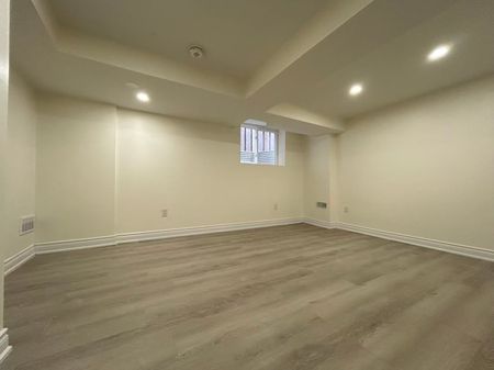 For Lease - 2238 Gladacres Lane, Oakville, Ontario - Photo 3