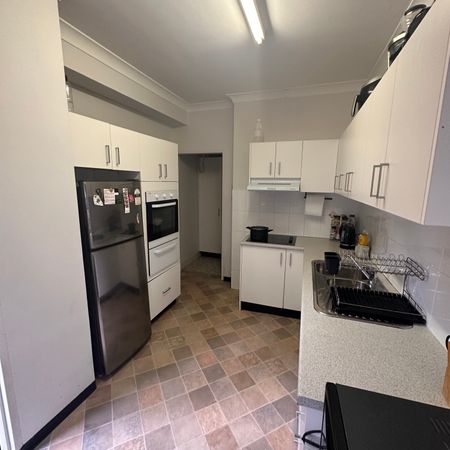 Kogarah - Photo 3