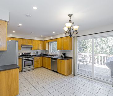 For Lease - 741 College Manor Drive Unit# Main, Newmarket, Ontario - Photo 6