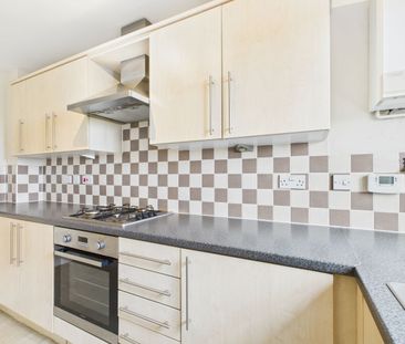 3 Bedroom - Photo 2