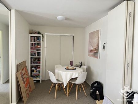 Modern and Spacious 1 bed +Study Apartment in the best street - Photo 4