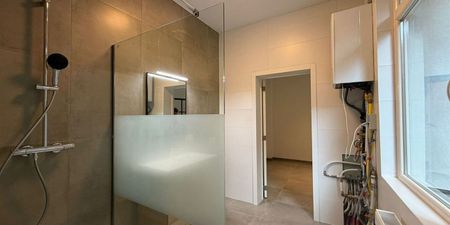 Appartement te huur in Antwerpen voor € 920 met 1 slaapkamer - Photo 4