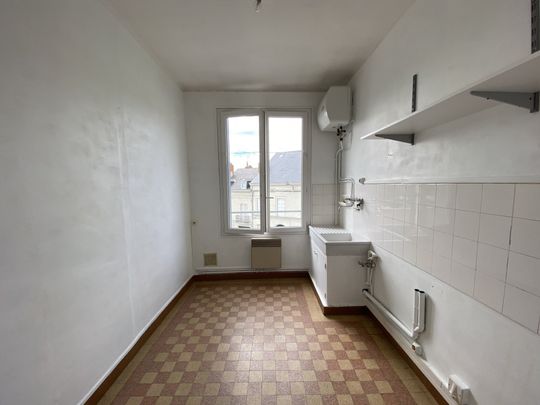 Location Appartement 3 pièces 45m² SAUMUR 49400 - Photo 1