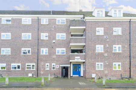 2 bedroom flat to rent - Photo 2