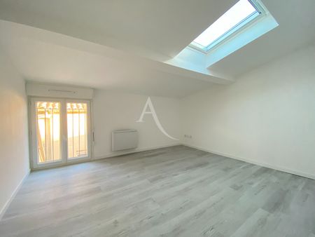 Location Appartement 4 pièces 62m² - Photo 3