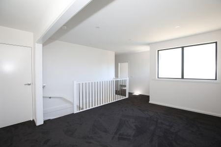 2/111 Willow Bend, Bulleen - Photo 4