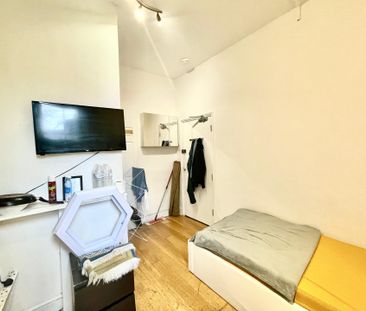 Studio - Photo 6
