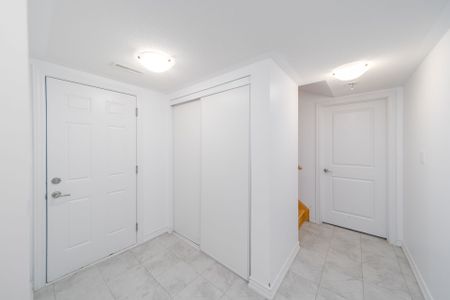 For Lease - 25 Tobias Lane, Barrie, Ontario - Photo 3