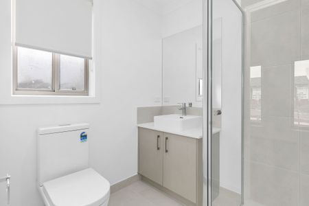 Luxury Living in a Peaceful Family Estate - Photo 4