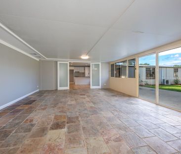 Beautifully Renovated Family Home - Photo 2