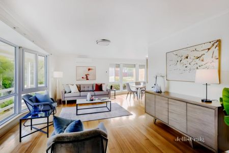 4 Bed, 2 Bath - Photo 4