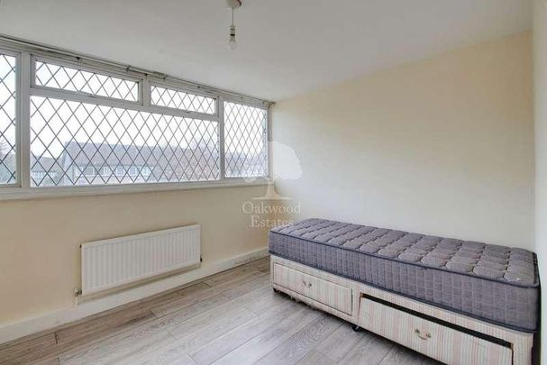 Heritage Close, Uxbridge, UB8 - Photo 1