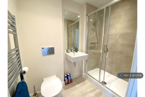 2 bedroom flat to rent - Photo 1