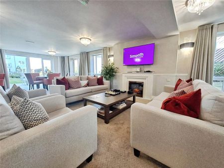 2 bedroom flat to rent - Photo 2