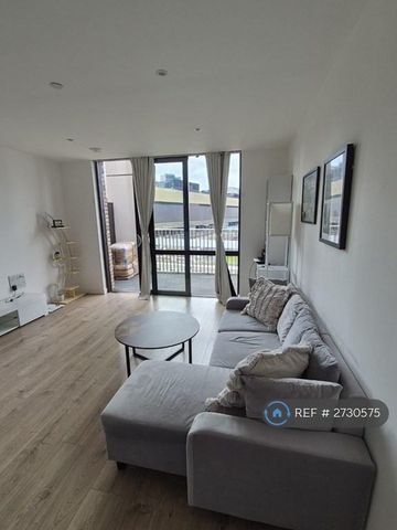 1 bedroom flat to rent - Photo 2