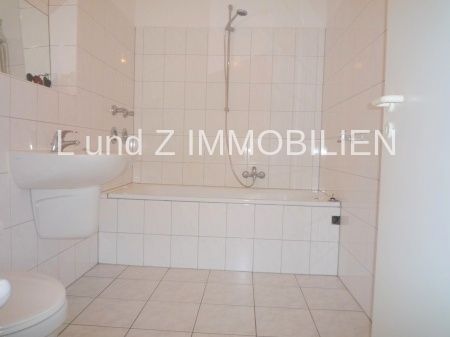 ** Maisonettewohnung mit Balkon** für Singles in gepflegtem Umfeld ! - Photo 3