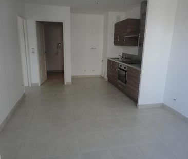 Location Appartement 2 pièces 38m² DECINES CHARPIEU 69150 - Photo 2