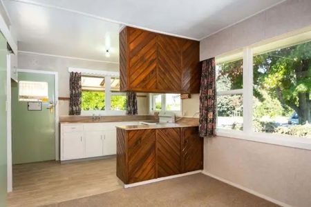 Two Bedroom with Office and Conservatory - Photo 4
