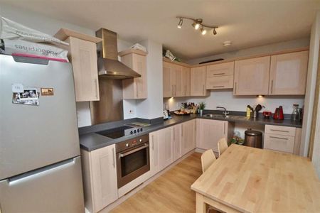 2 bedroom flat to rent - Photo 5