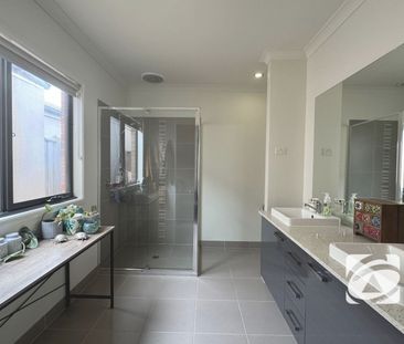 GREAT FAMILY HOME IN CLYDE NORTH - Photo 4