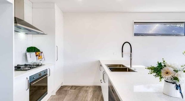 Contemporary Comfort in New Neighbourhood - Photo 1