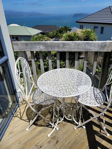 Fully furnished Newlands home - Photo 3