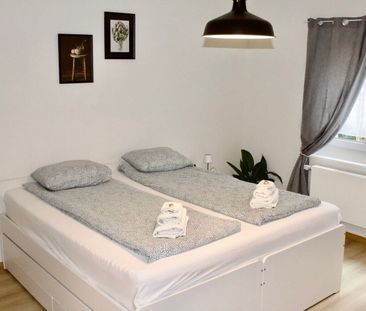 QUIET AND CENTRAL - Photo 4