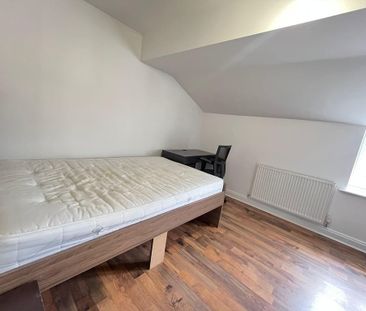 4 bedroom townhouse to rent - Photo 6