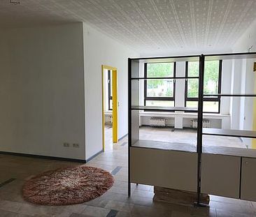 Helle 2 Zimmer Wohnung (Hochpaterre) zur Miete mit Balkon in ruhige... - Photo 3