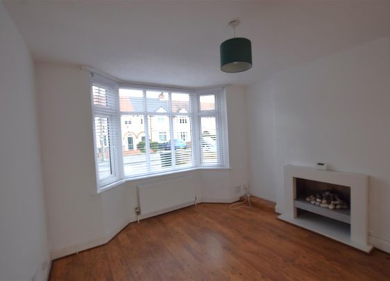 3 bedroom house - end terrace to rent - Photo 1