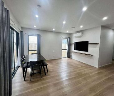 Bright, Beautiful & Ready for You *Fully Furnished - Photo 5