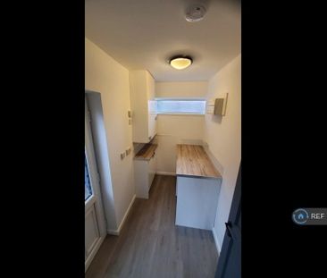 3 bedroom end of terrace house to rent - Photo 6