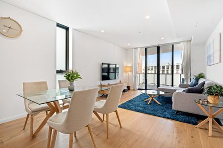 Elevated & Light Filled, Top Floor Living with Views - Photo 3